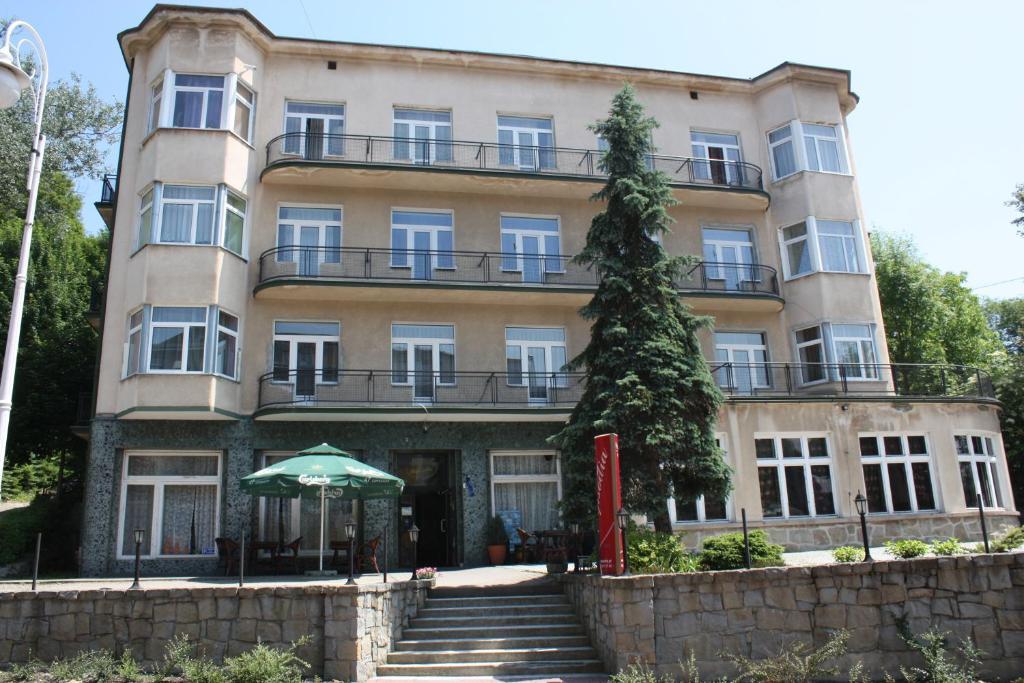 Hotel Osrodek Wypoczynkowy Rapsodia Krynica-Zdrój Exterior foto